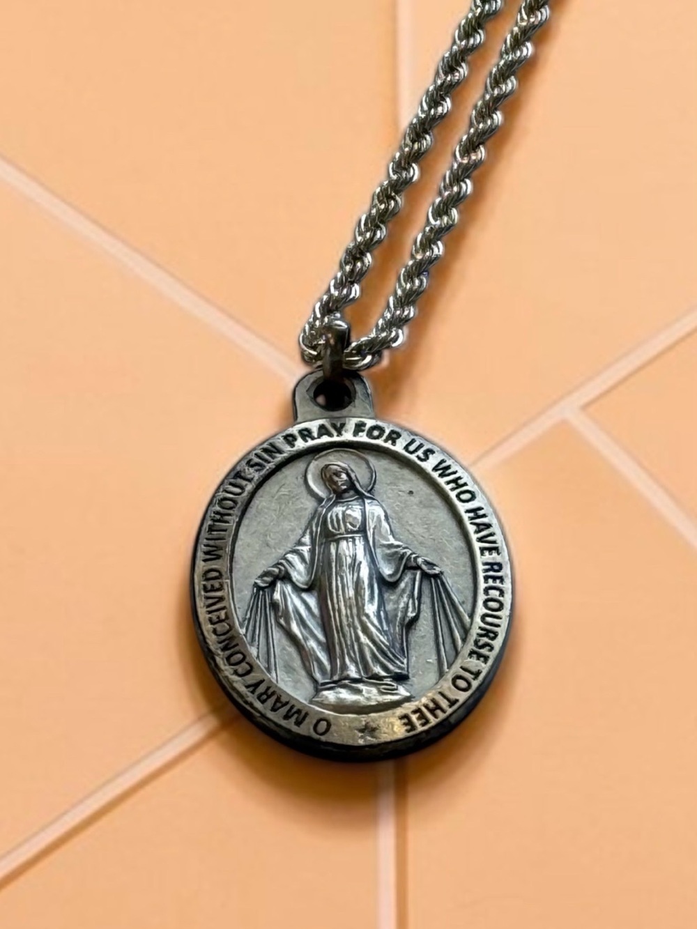 🫶🏻 Mary Religious Medal Necklace for Men - Classic Religious Pendant